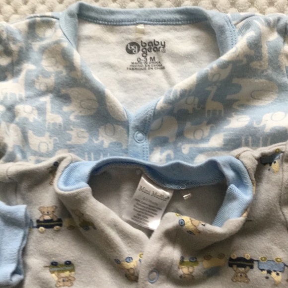 BUNDLE 0\3 Month 2 FOOTIES 4 ONESIES NWOT - Picture 8 of 8